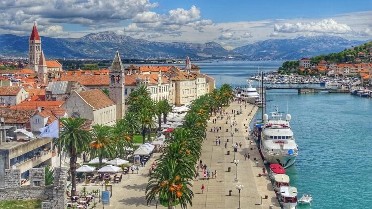 Kuće na obali: Bh. dijaspora sve češći kupac nekretnina u Hrvatskoj